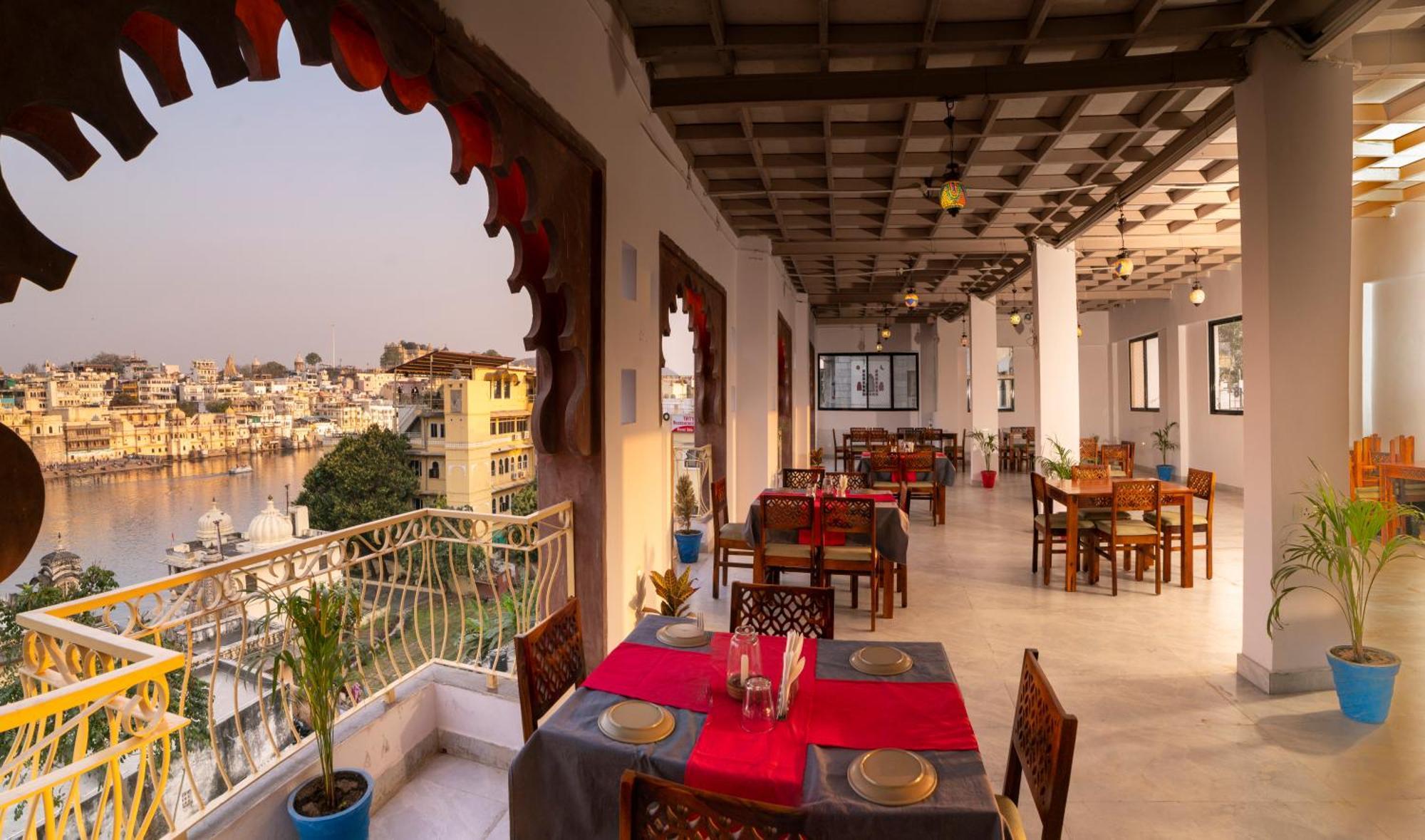 Dera Pichola- A Lake Facing Boutique Hotel Udaipur Luaran gambar