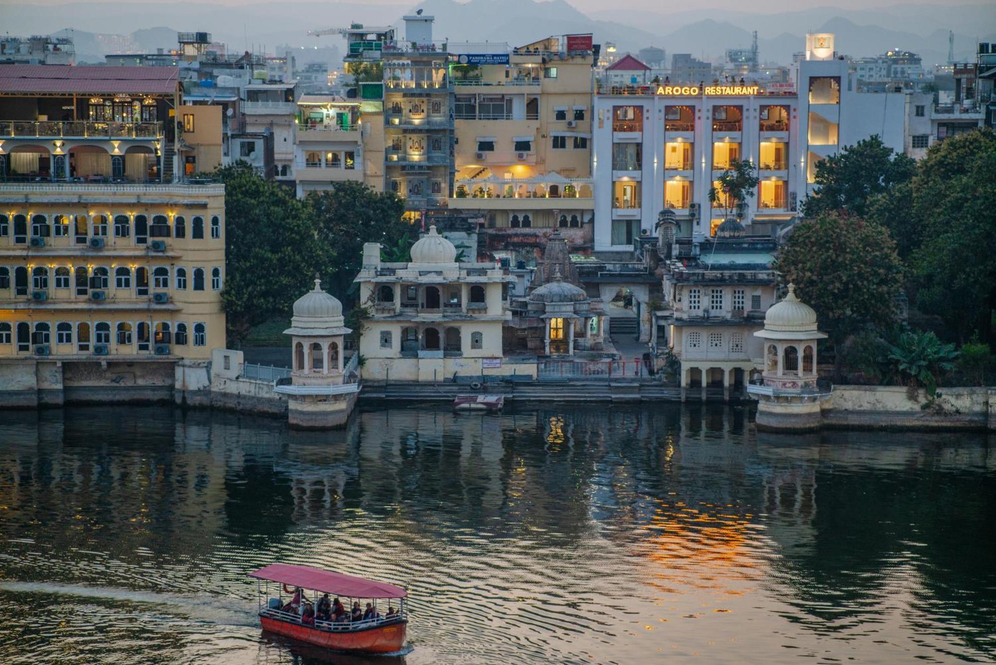 Dera Pichola- A Lake Facing Boutique Hotel Udaipur Luaran gambar