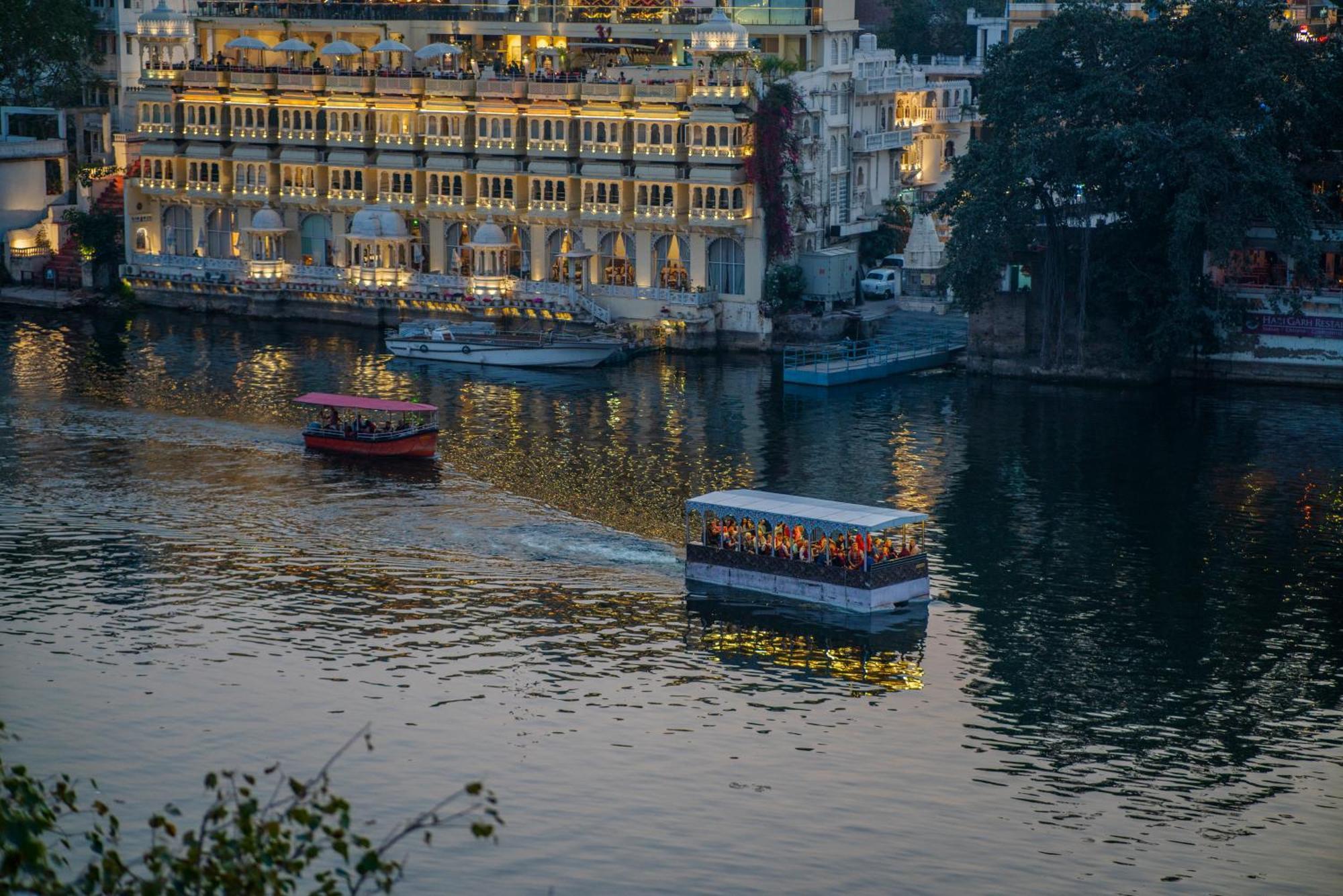 Dera Pichola- A Lake Facing Boutique Hotel Udaipur Luaran gambar