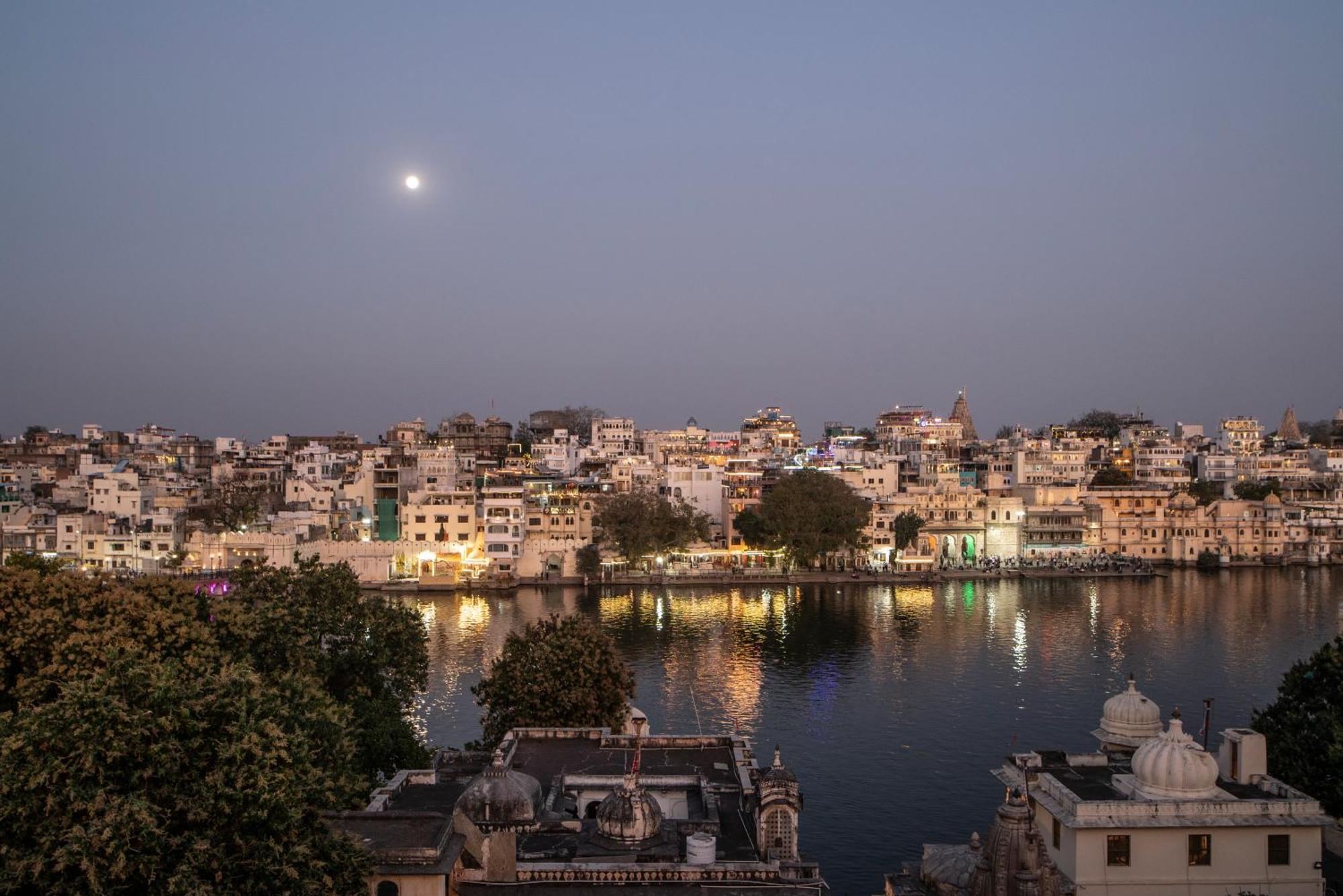 Dera Pichola- A Lake Facing Boutique Hotel Udaipur Luaran gambar