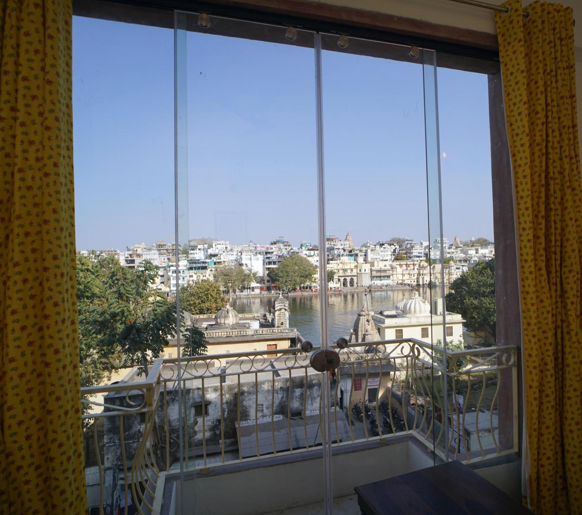 Dera Pichola- A Lake Facing Boutique Hotel Udaipur Luaran gambar