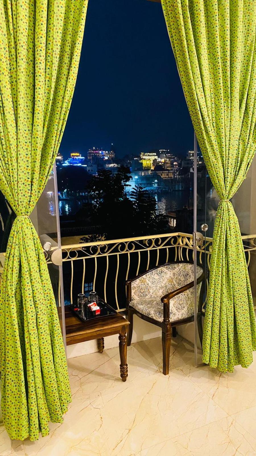 Dera Pichola- A Lake Facing Boutique Hotel Udaipur Luaran gambar