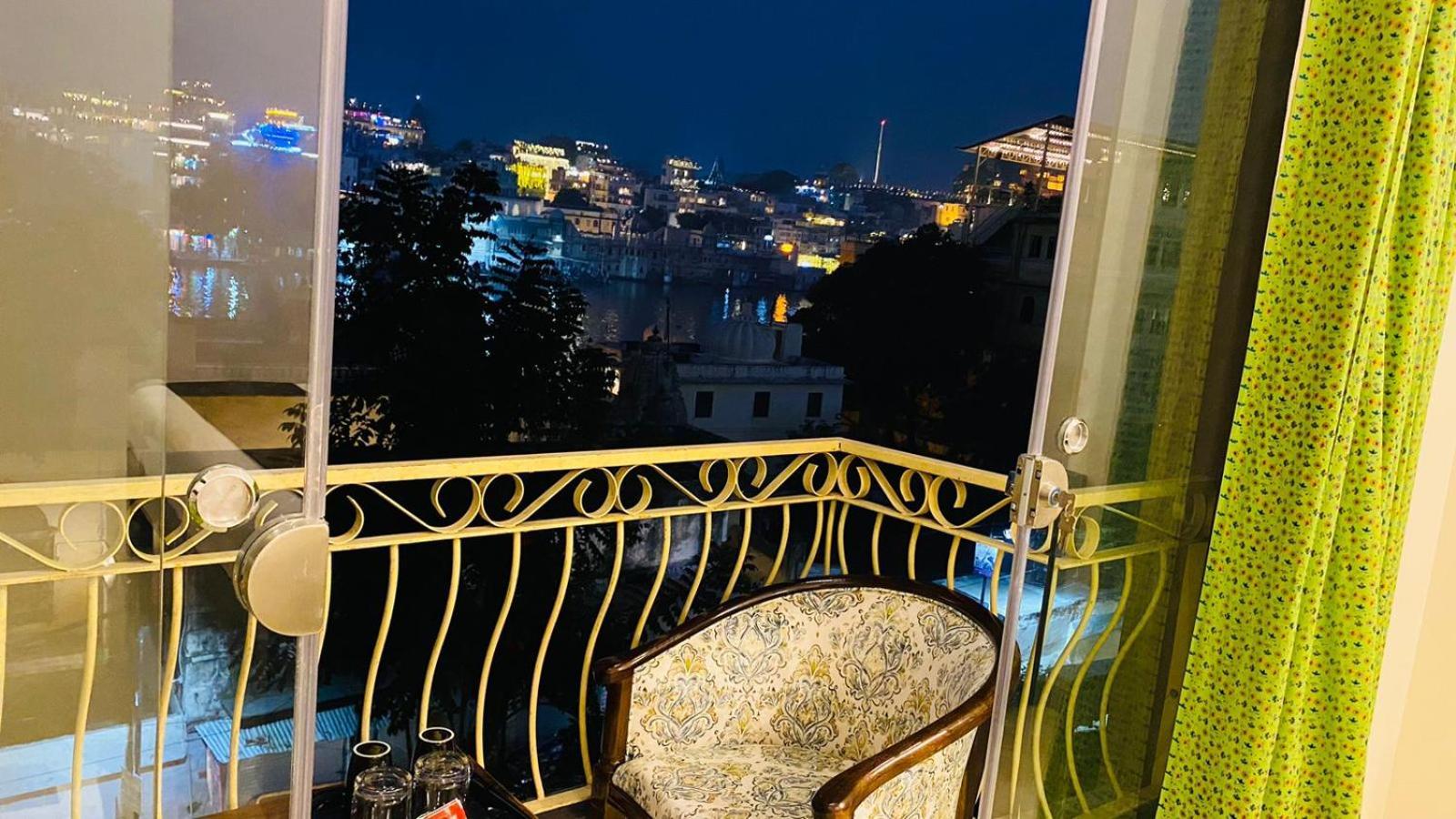 Dera Pichola- A Lake Facing Boutique Hotel Udaipur Luaran gambar