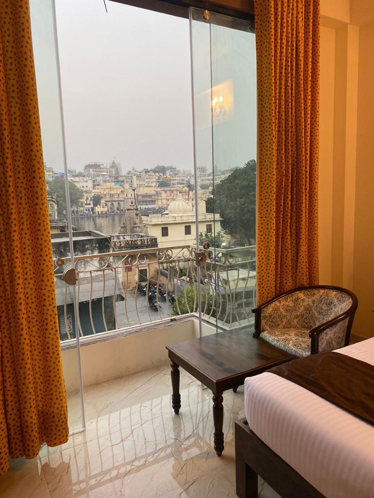 Dera Pichola- A Lake Facing Boutique Hotel Udaipur Luaran gambar